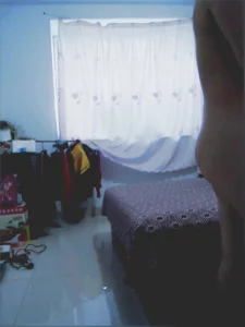 刘哥通知客户要来轮奸我，兴奋脱光衣服紧张等待中